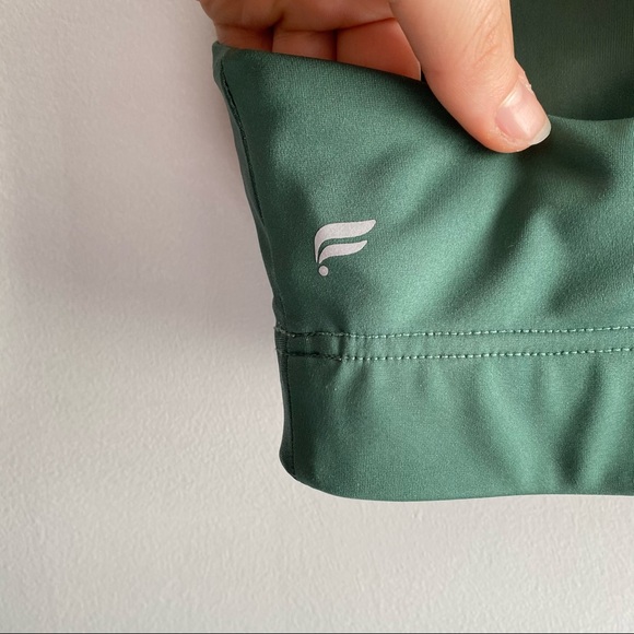 Fabletics green metallic silver strappy sports bra - Picture 4 of 5